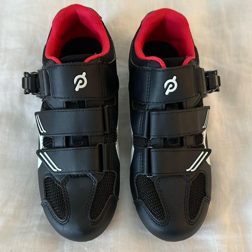 Women’s Peloton Cycling shoes. Size 38 (us7)
